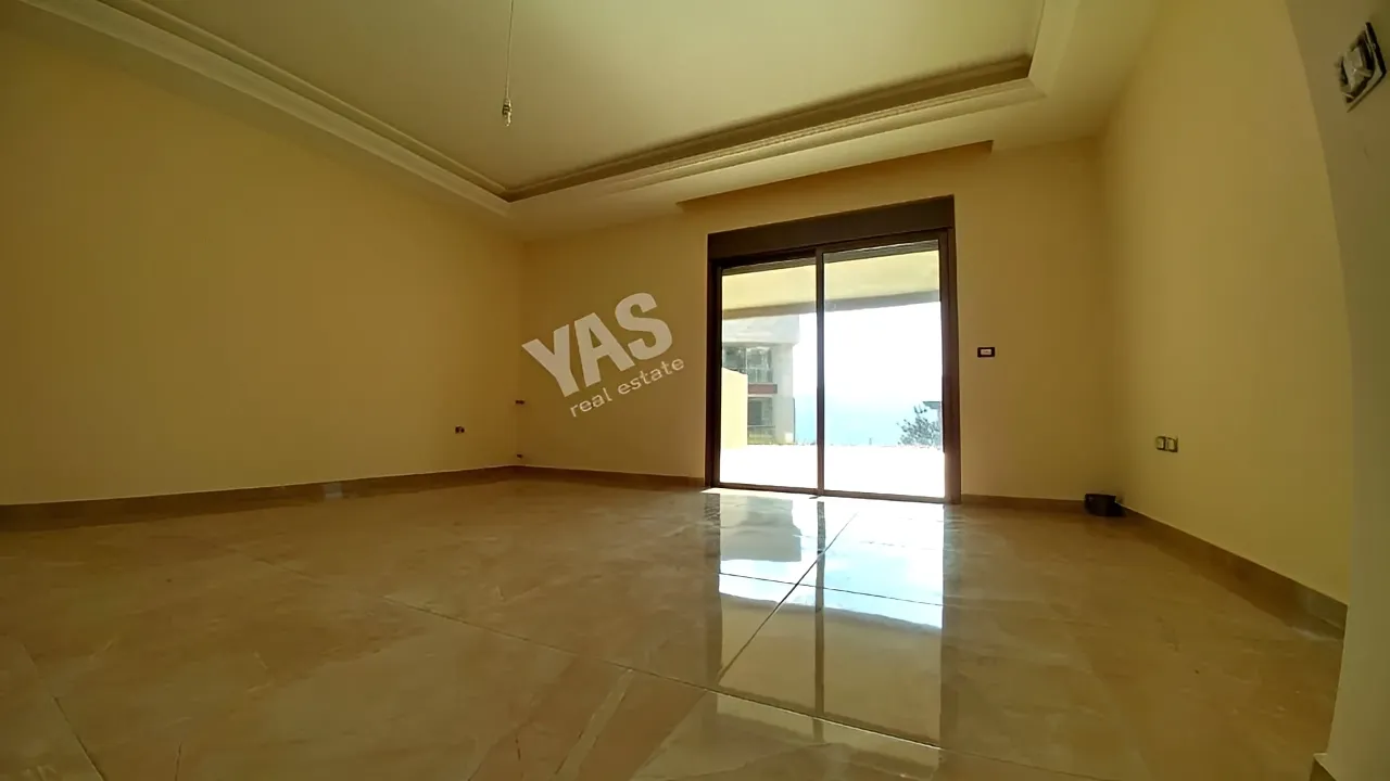 Apartment for Sale in Ballouneh - 3 bed, 4 bath