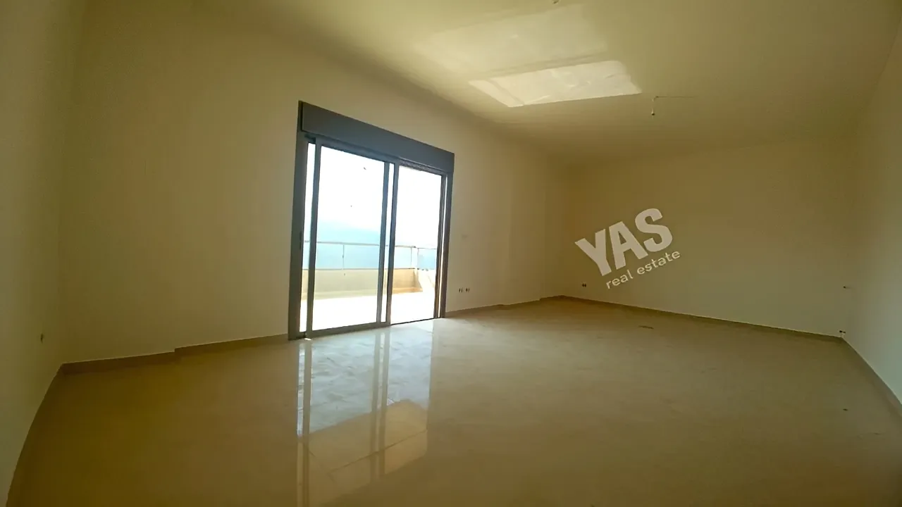 Apartment for Sale in Ballouneh