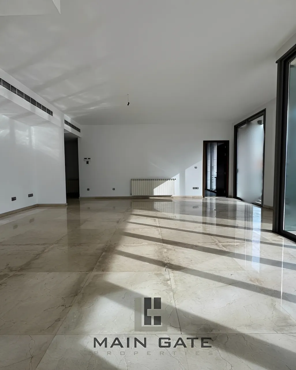 Apartment for Sale in Minet El Hosn, Bayrut, Lebanon