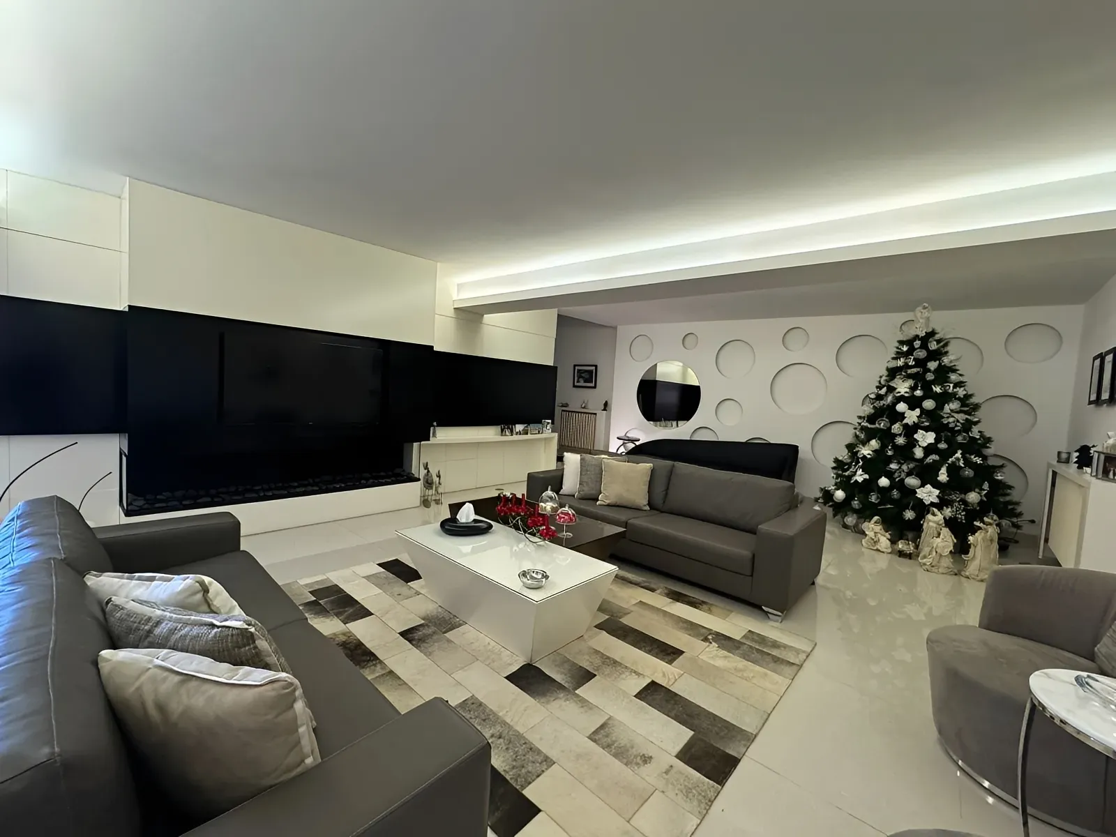 Apartment for Sale in Ballouneh