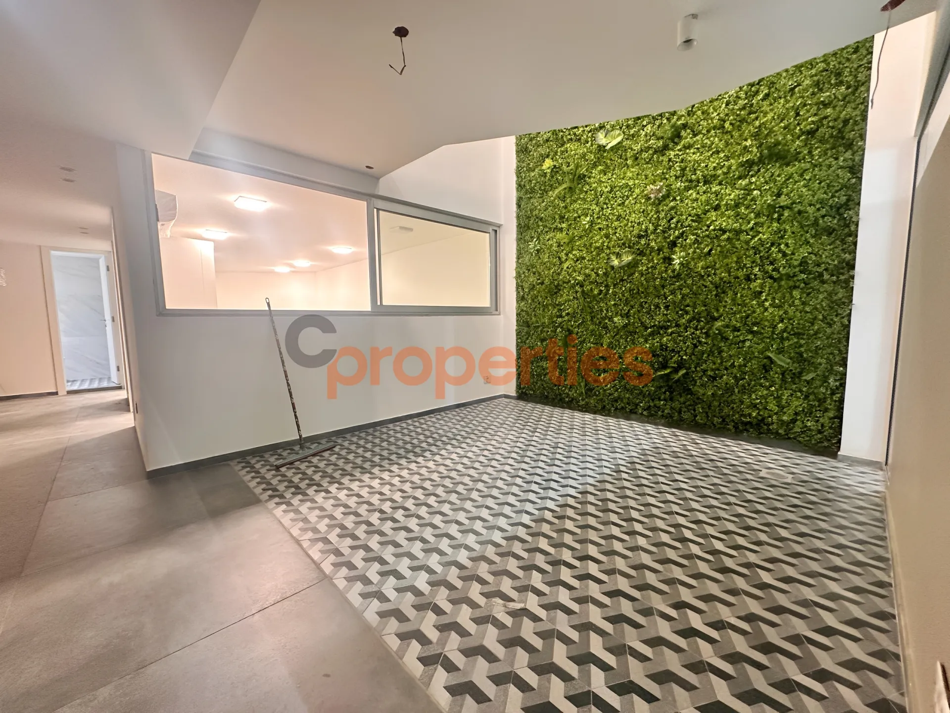 Showroom for Sale in Achrafieh