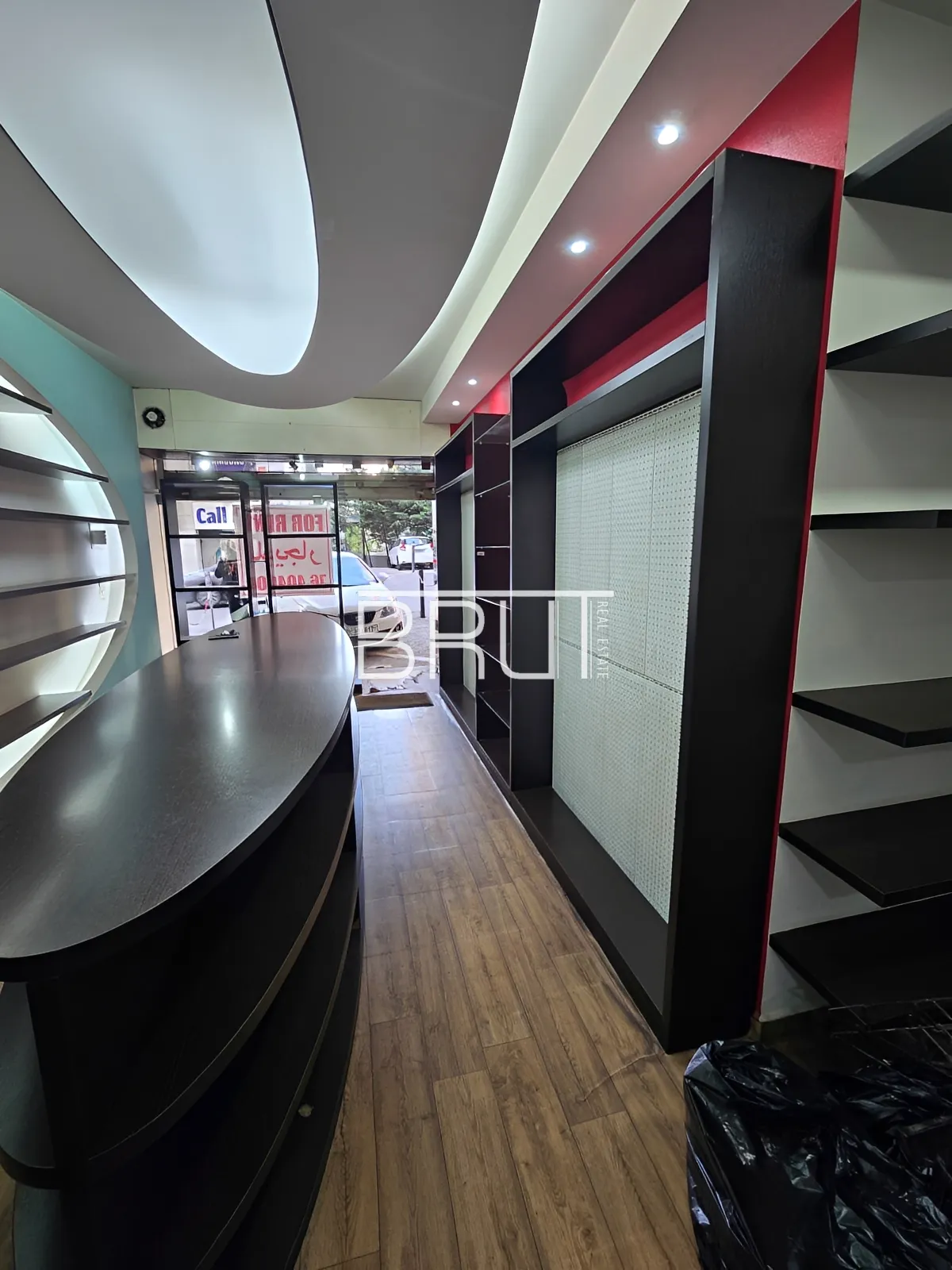 Shop for rent in Adonis