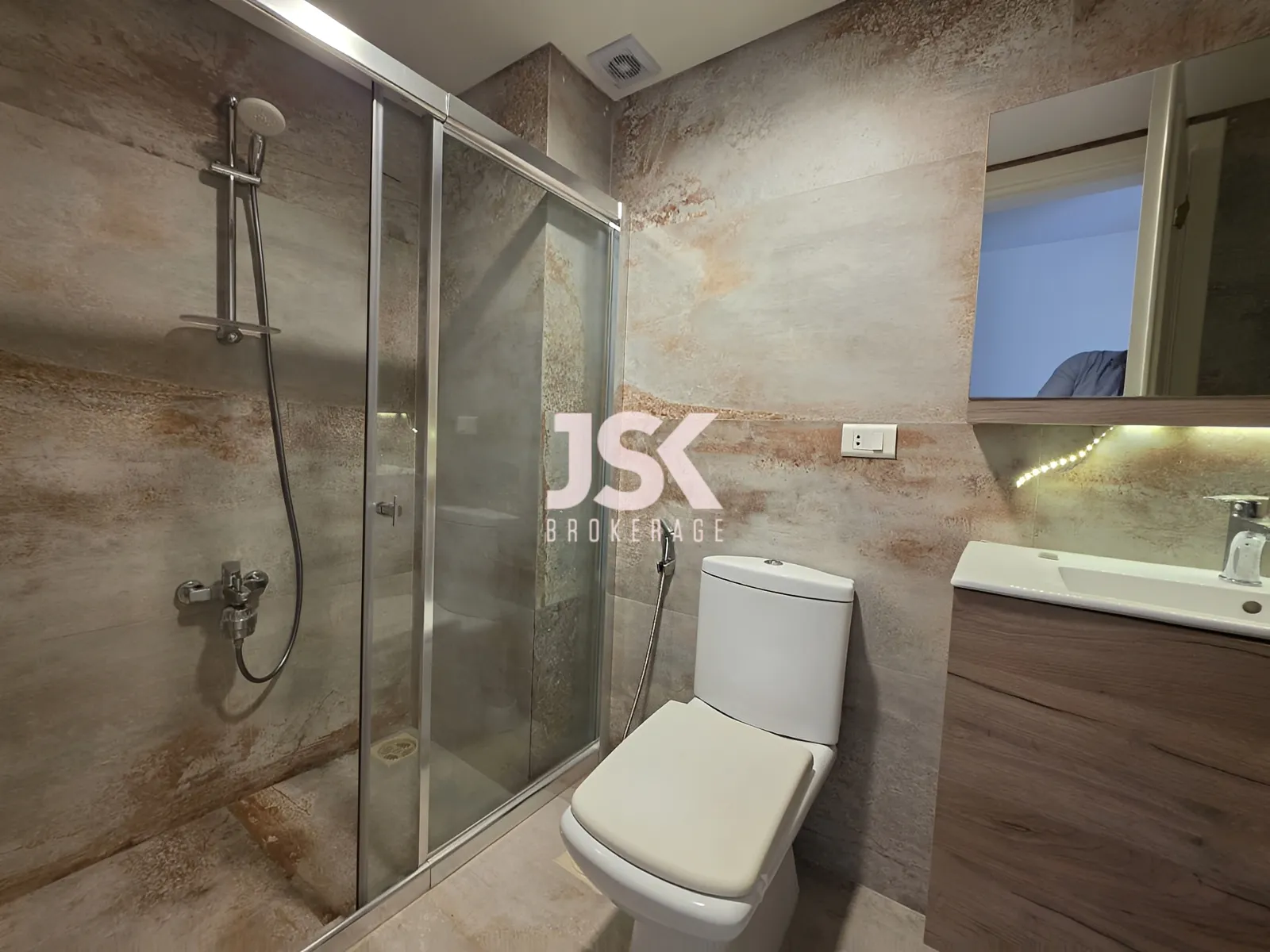 Apartment for Rent in Ras Beirut