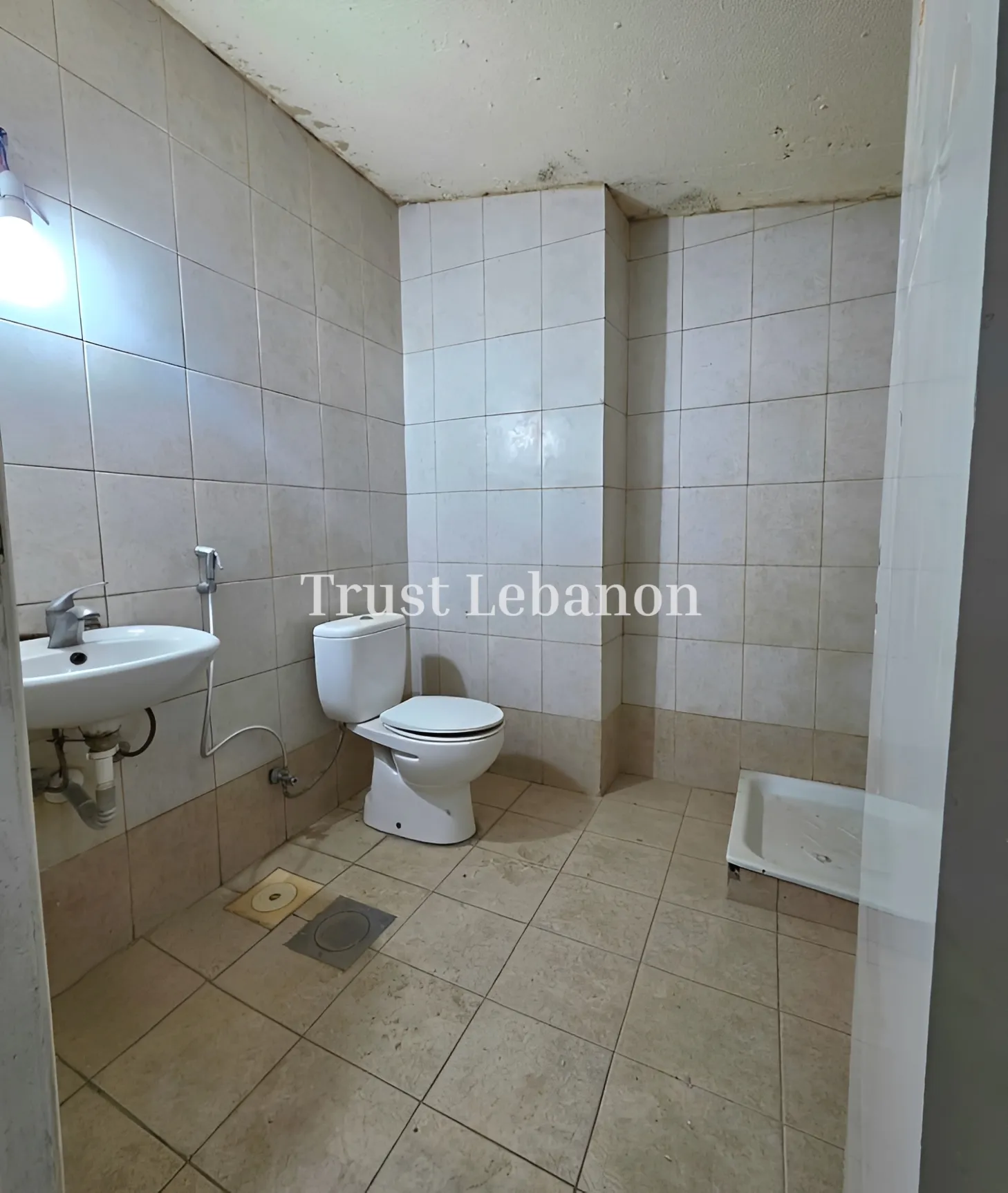Warehouse for rent in Hazmieh