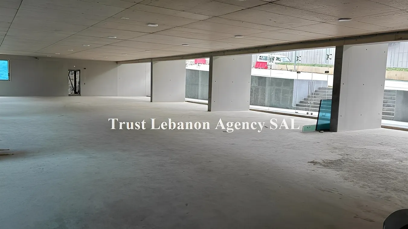 Commercial Property For Rent in Baabda, Louaizeh