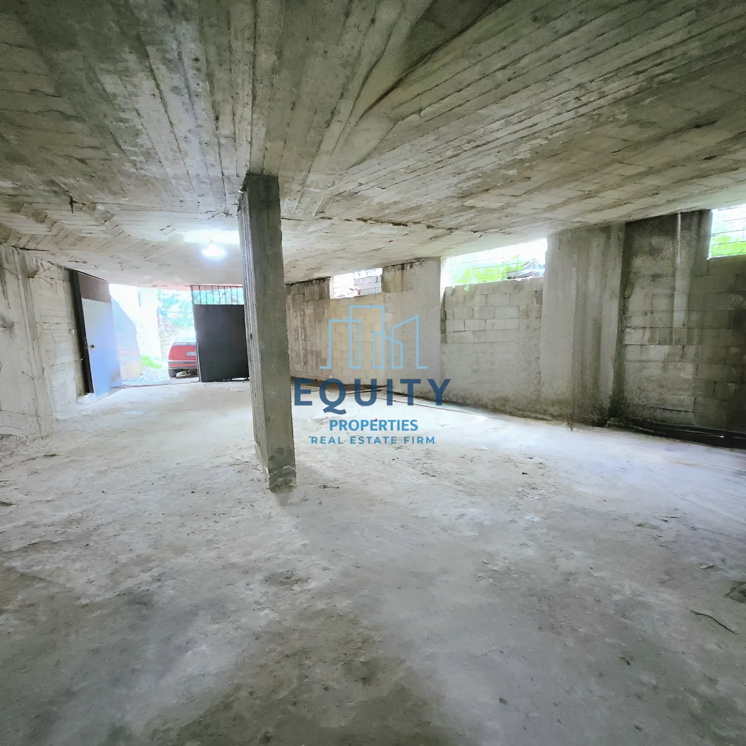 Warehouse for sale in Mazraat Yachouh