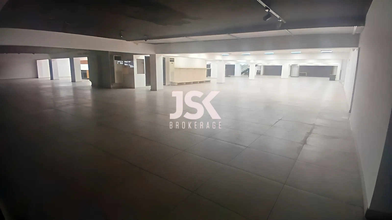 Shop for rent in Daoura