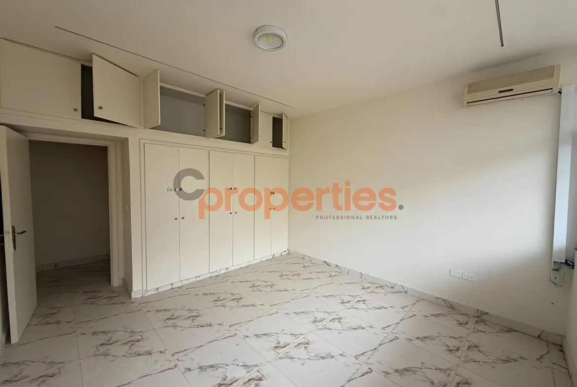 Office for Rent in Forn El Chebbak