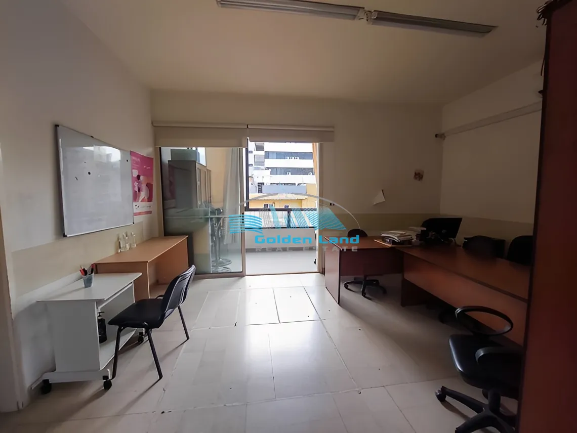 Office for rent in Dekwaneh