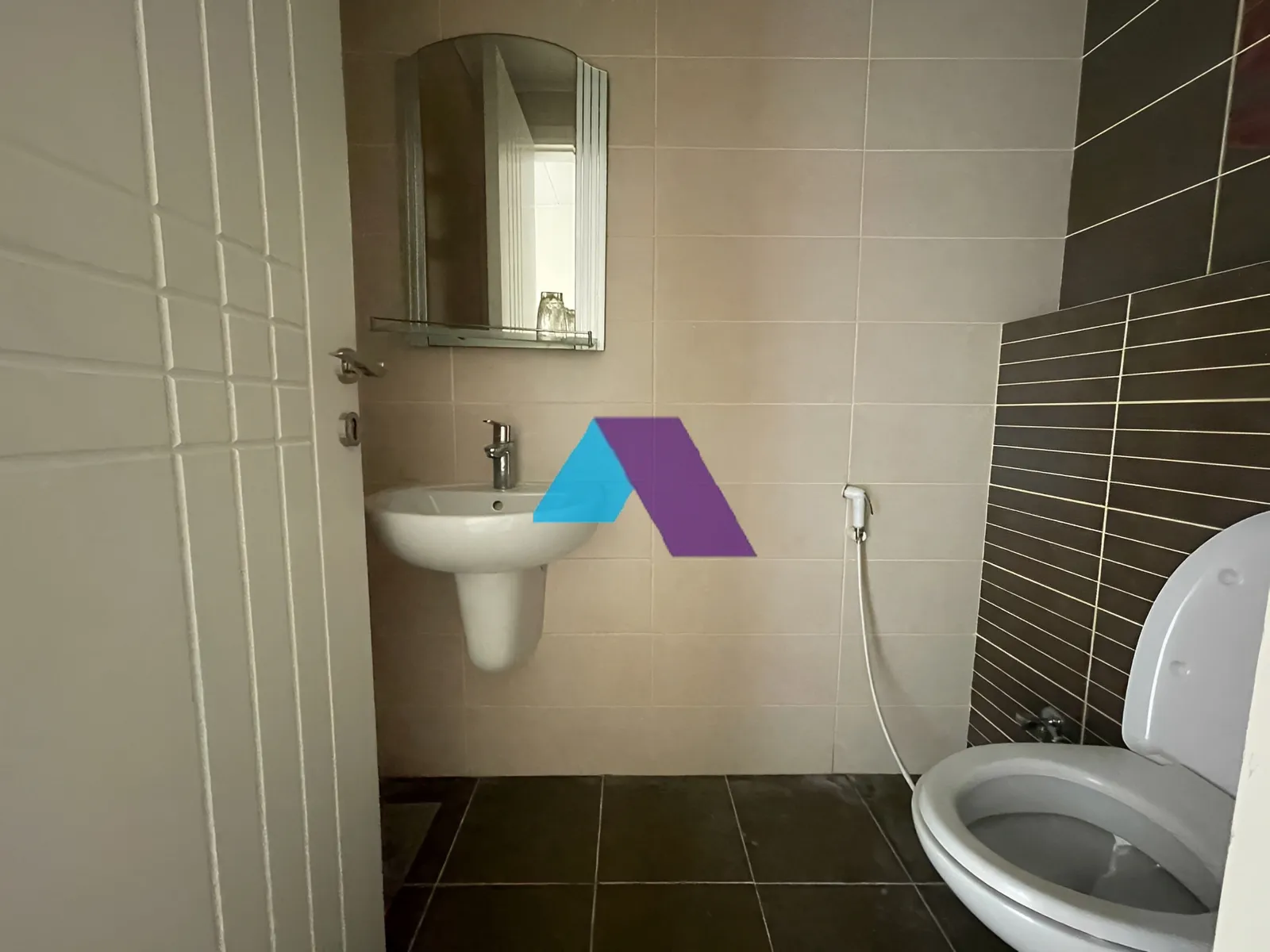 Apartment for Sale in Ain Al Mraiseh