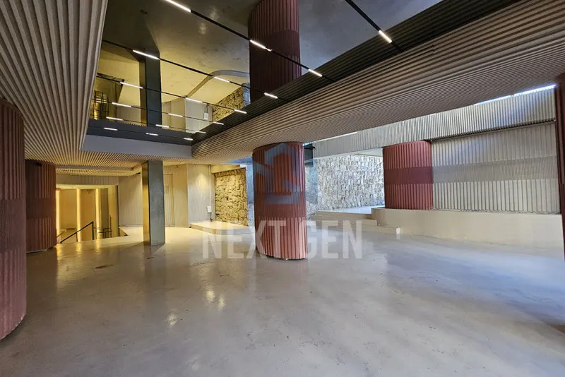 Showroom for Rent in Saifi Village