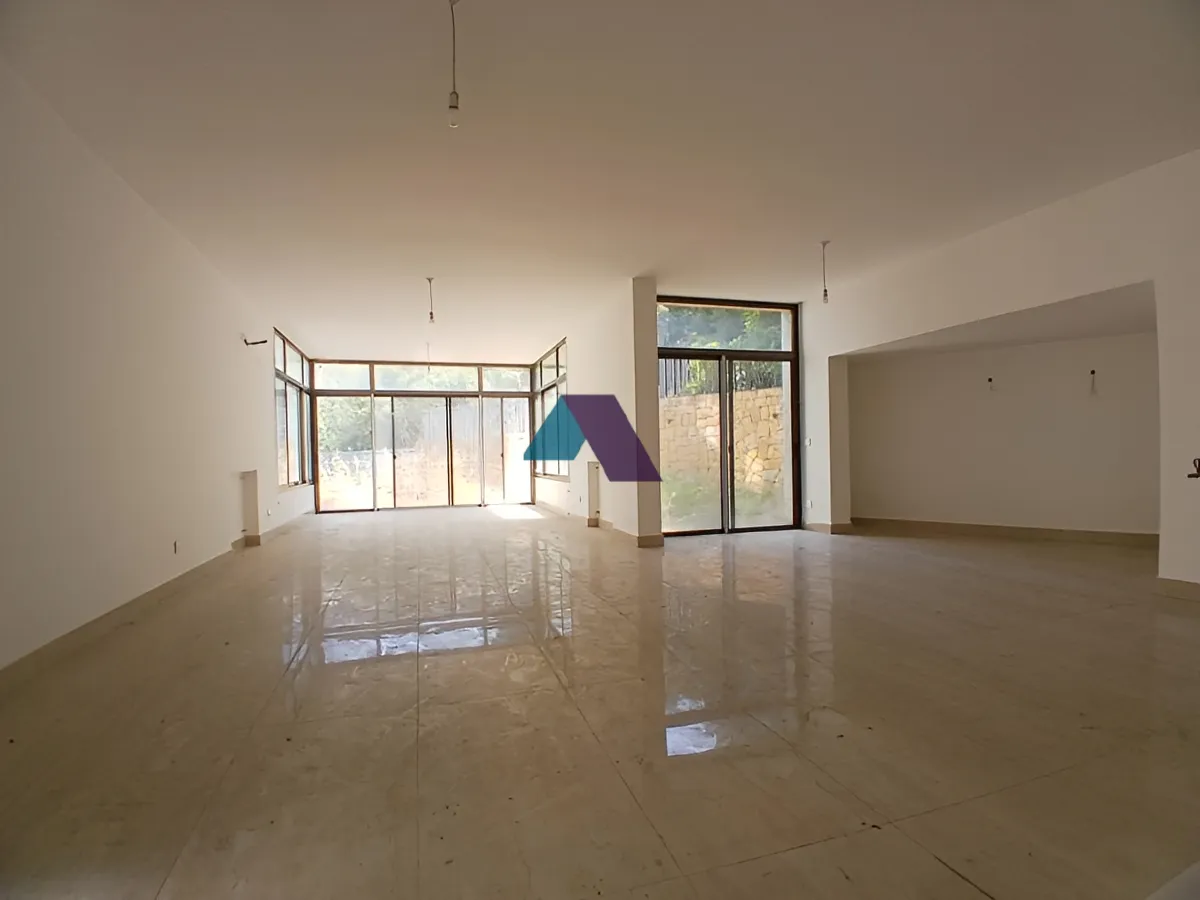 Apartment for Sale in Mansourieh - 3 bed, 4 bath