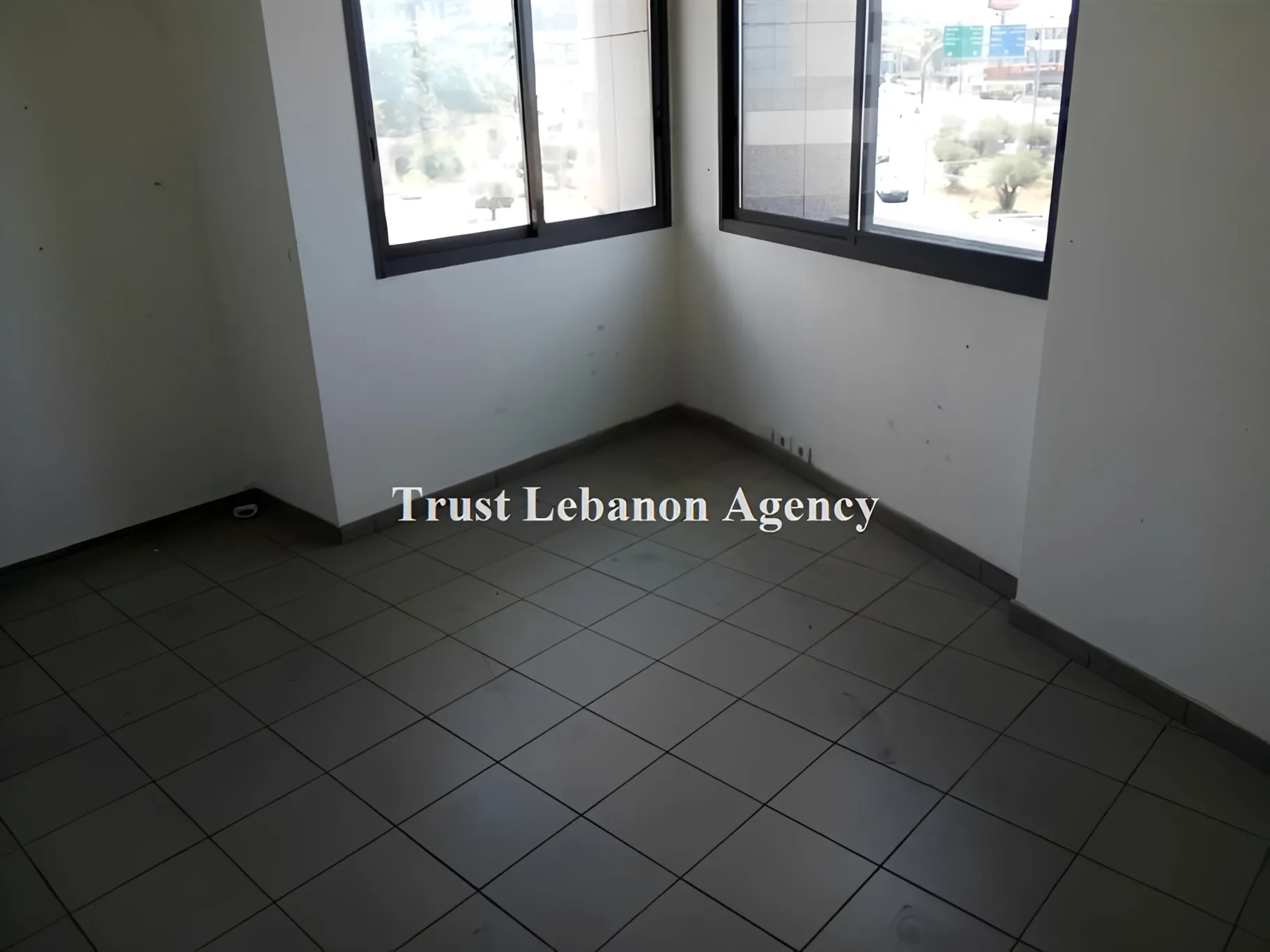 Office for rent in Baabda, Hazmieh