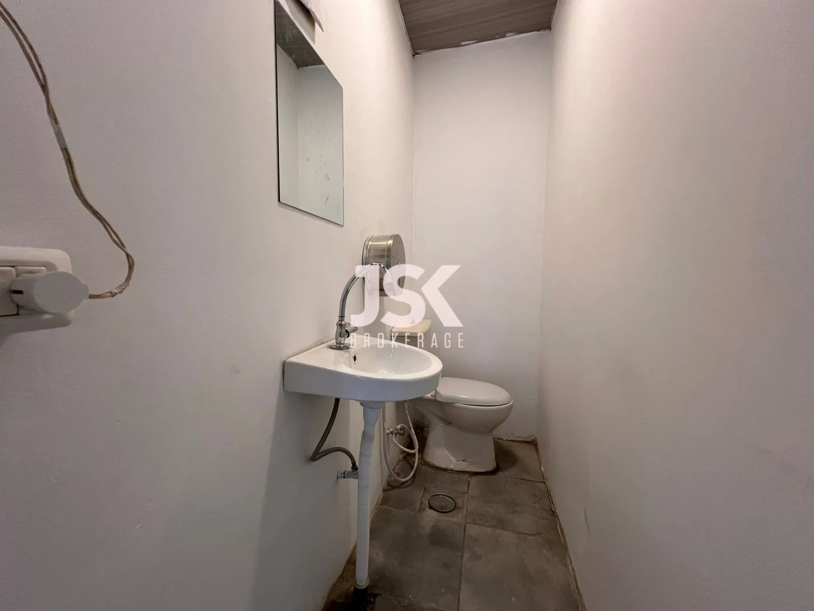Office for Rent in Achrafieh