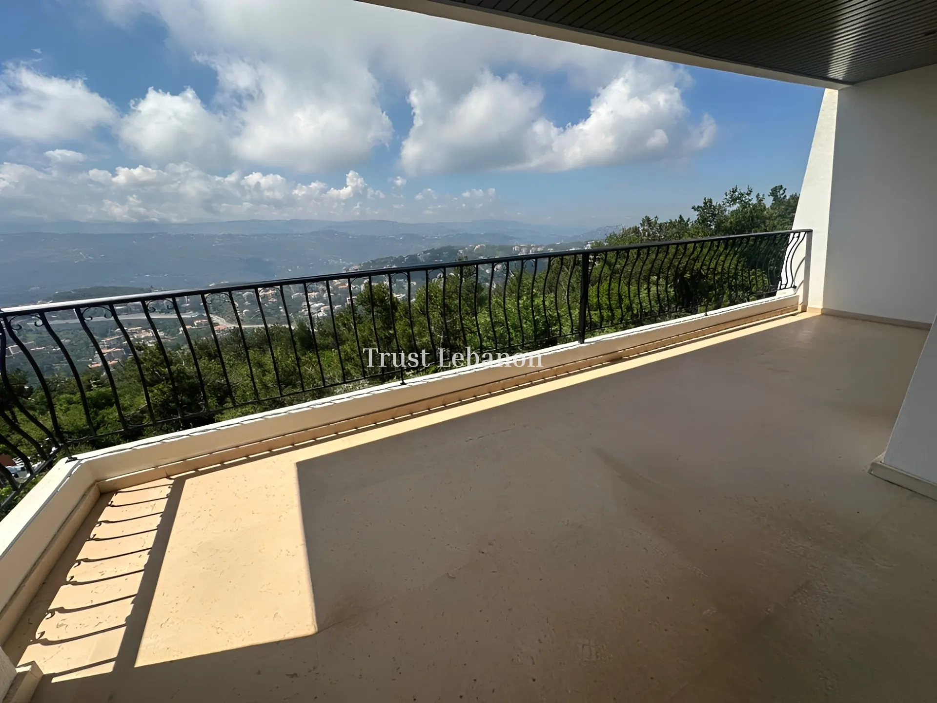 Apartment for sale in Dahr El Souane, Lebanon - 3 bed, 4 bath