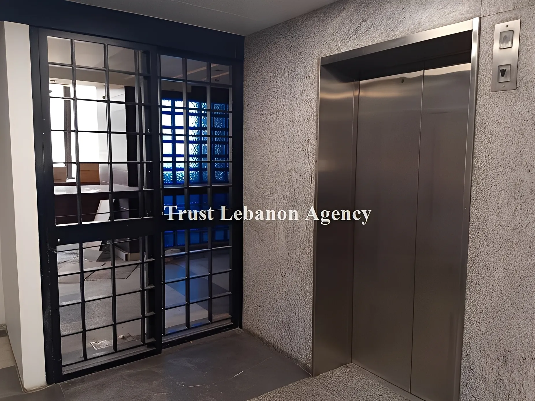Office for rent in Achrafieh