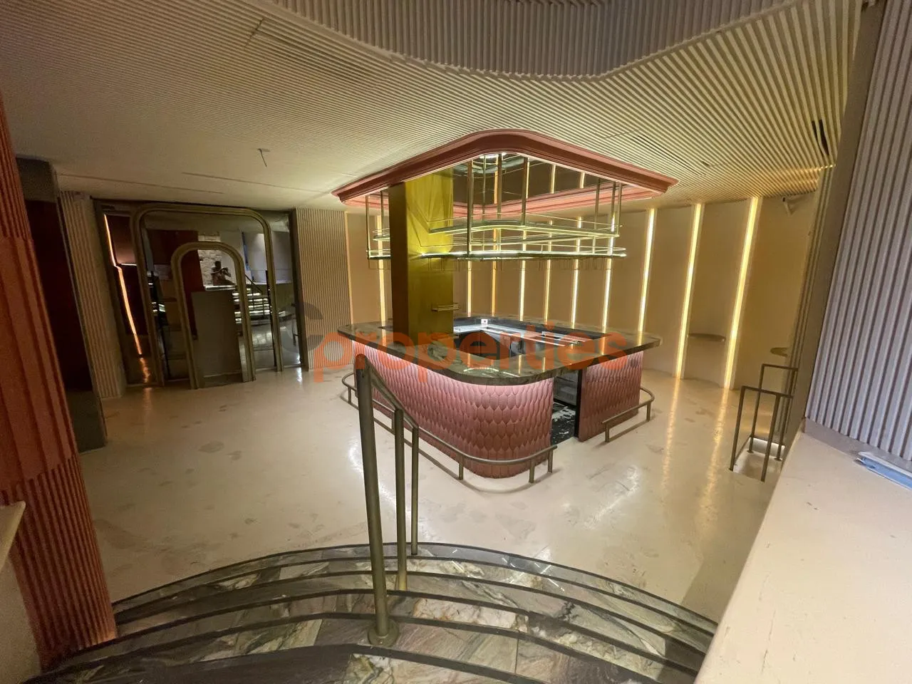 Restaurant for Rent in Saifi Village