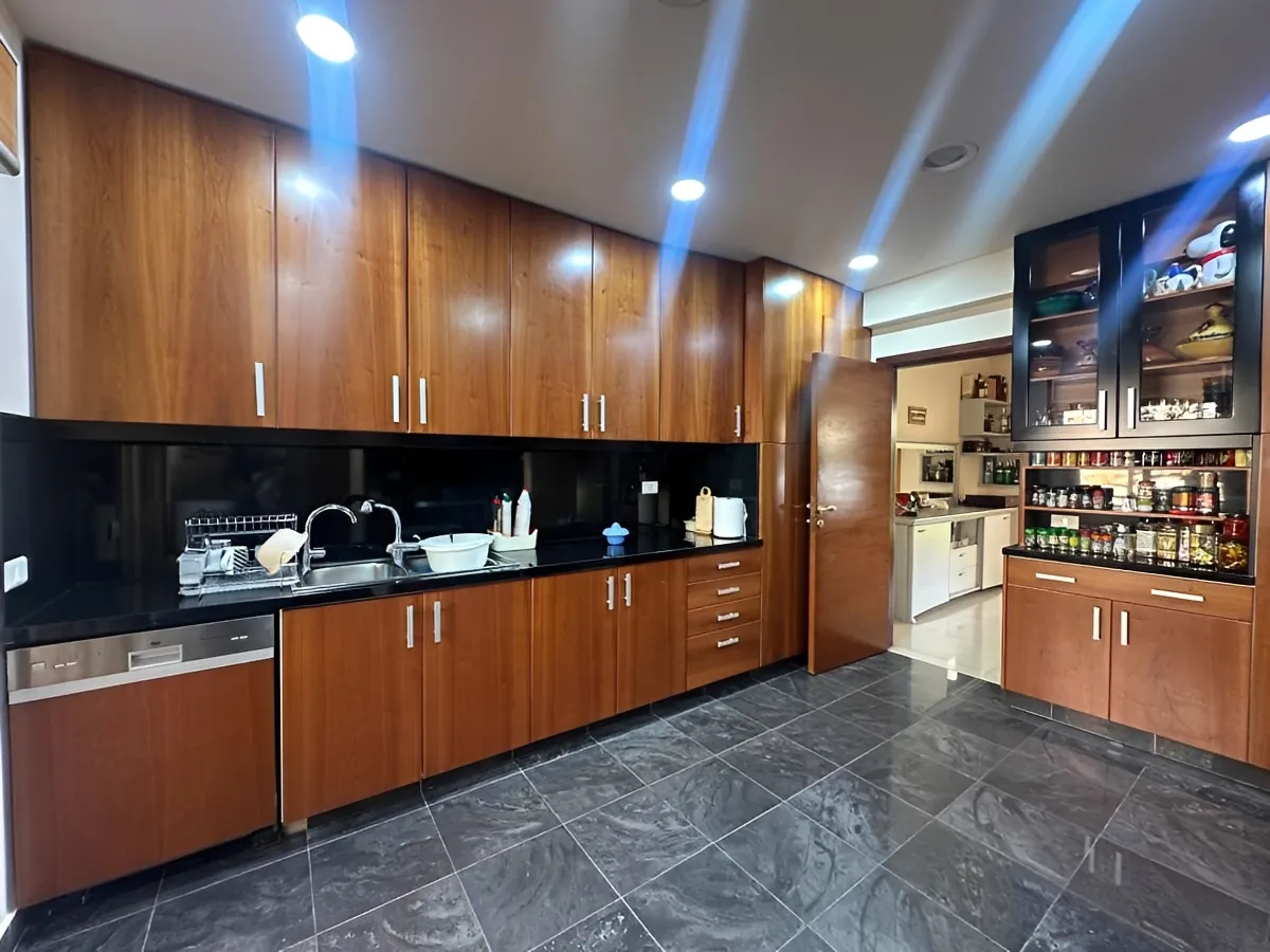 Villa for Sale in Baabdat