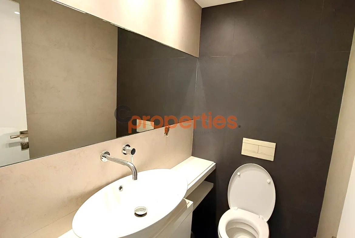 Office for Sale in Jal El Dib