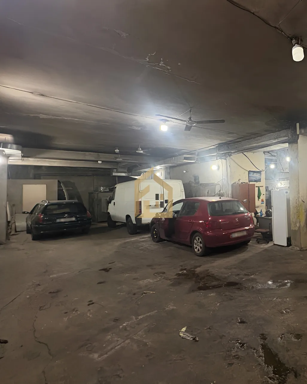 Warehouse for sale in Zarif, Bayrut, Lebanon