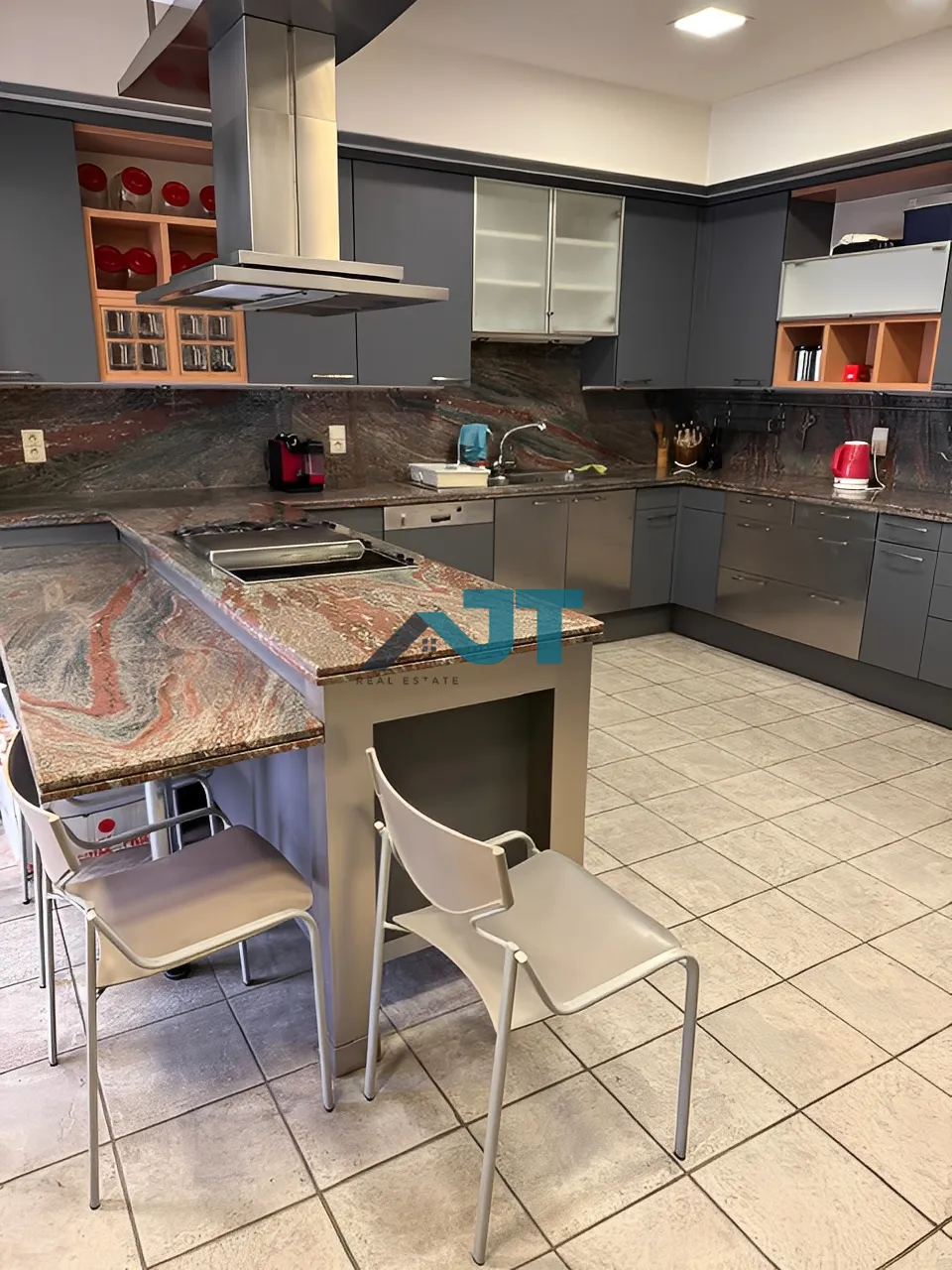 Apartment for Rent in Sursock