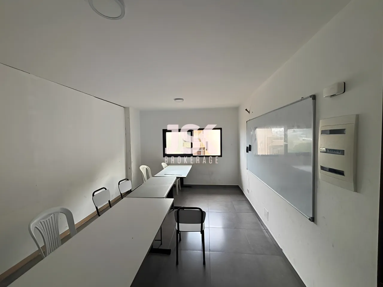 Office for Rent in Aaoukar
