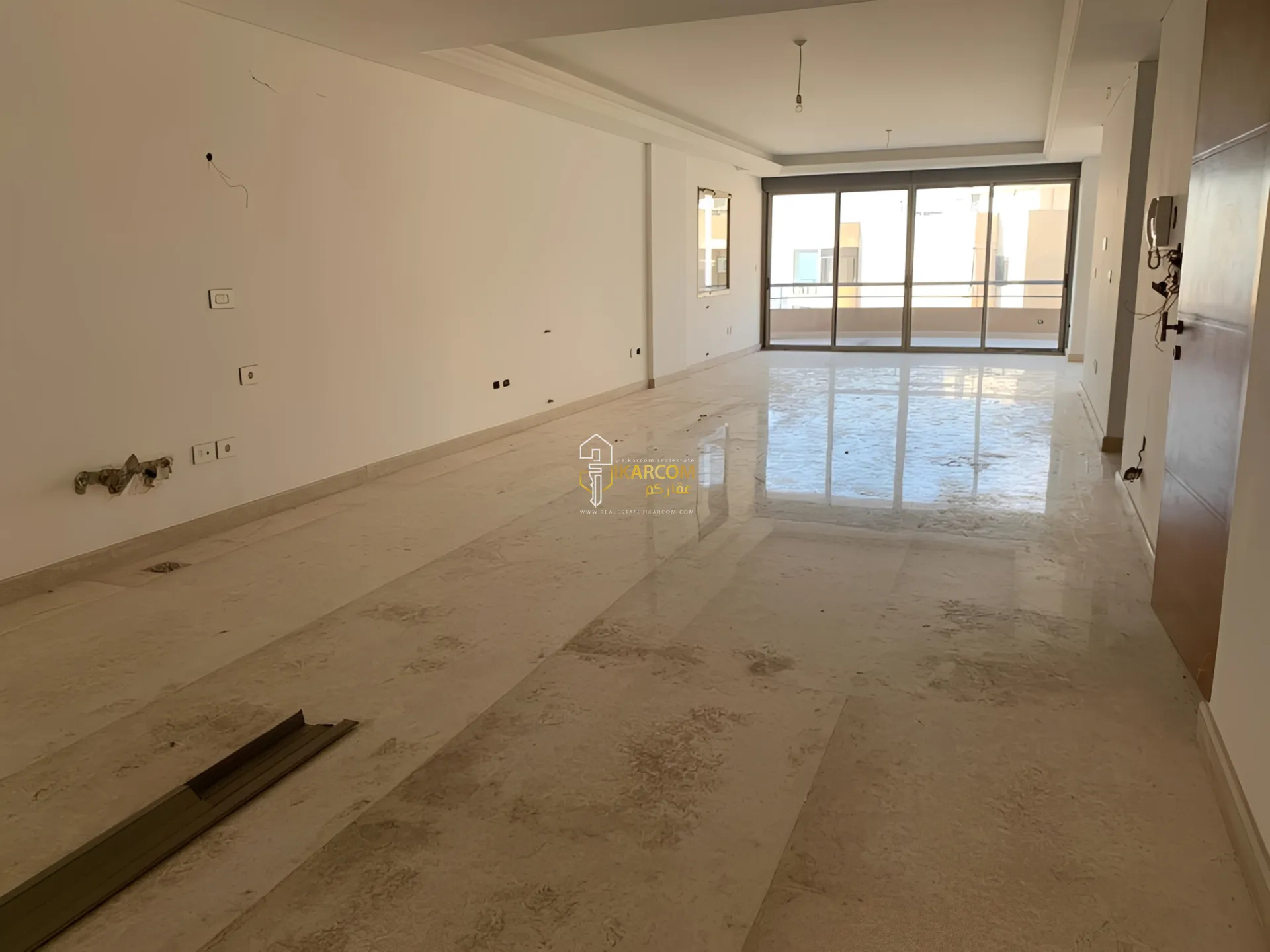 Apartment for Sale in Mansourieh - 3 bed, 5 bath