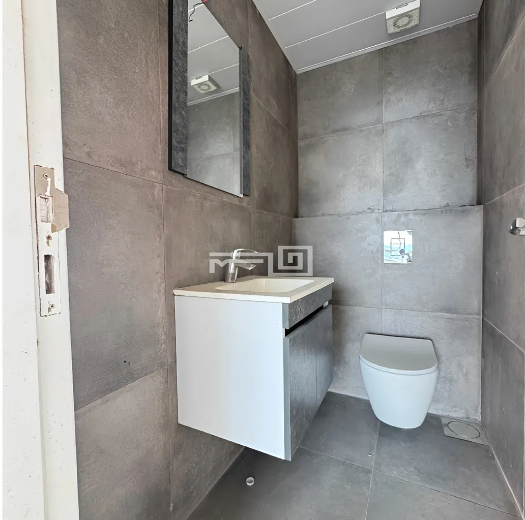 Office for rent in Dbayeh