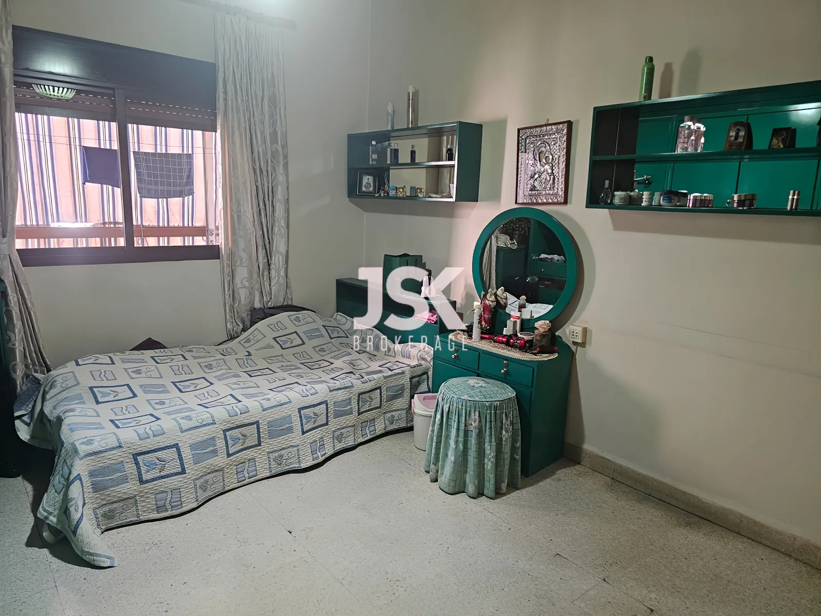 Office for Sale in Jdeideh