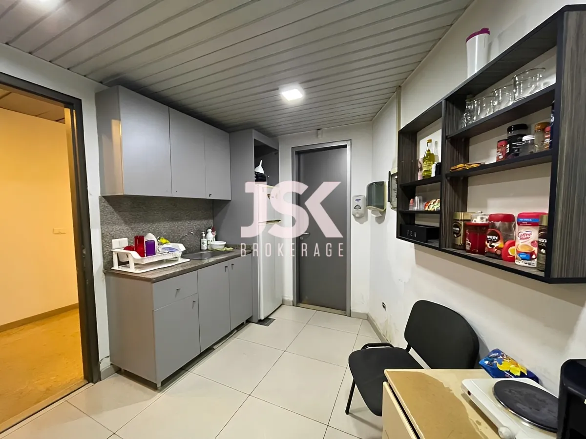 Shop for rent in Mansourieh