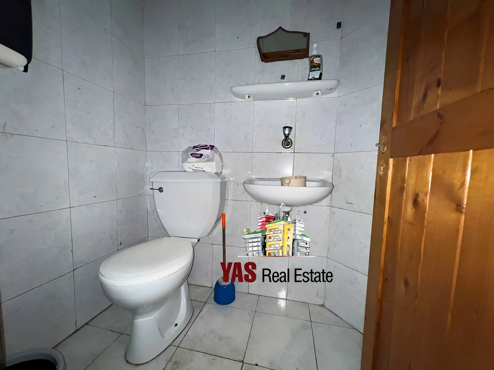 Shop for rent in Aintoura