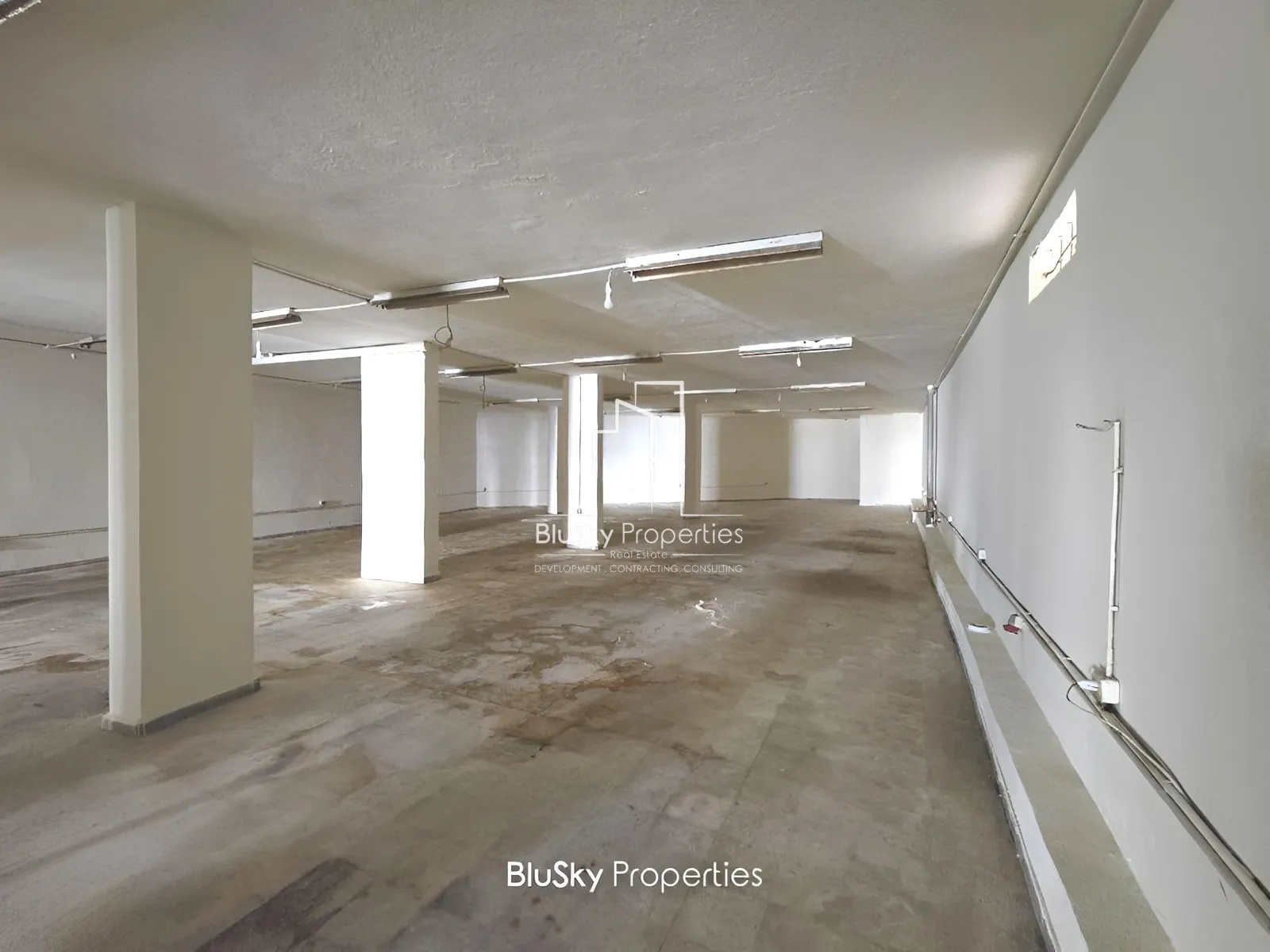 Warehouse for sale in Mar Roukoz