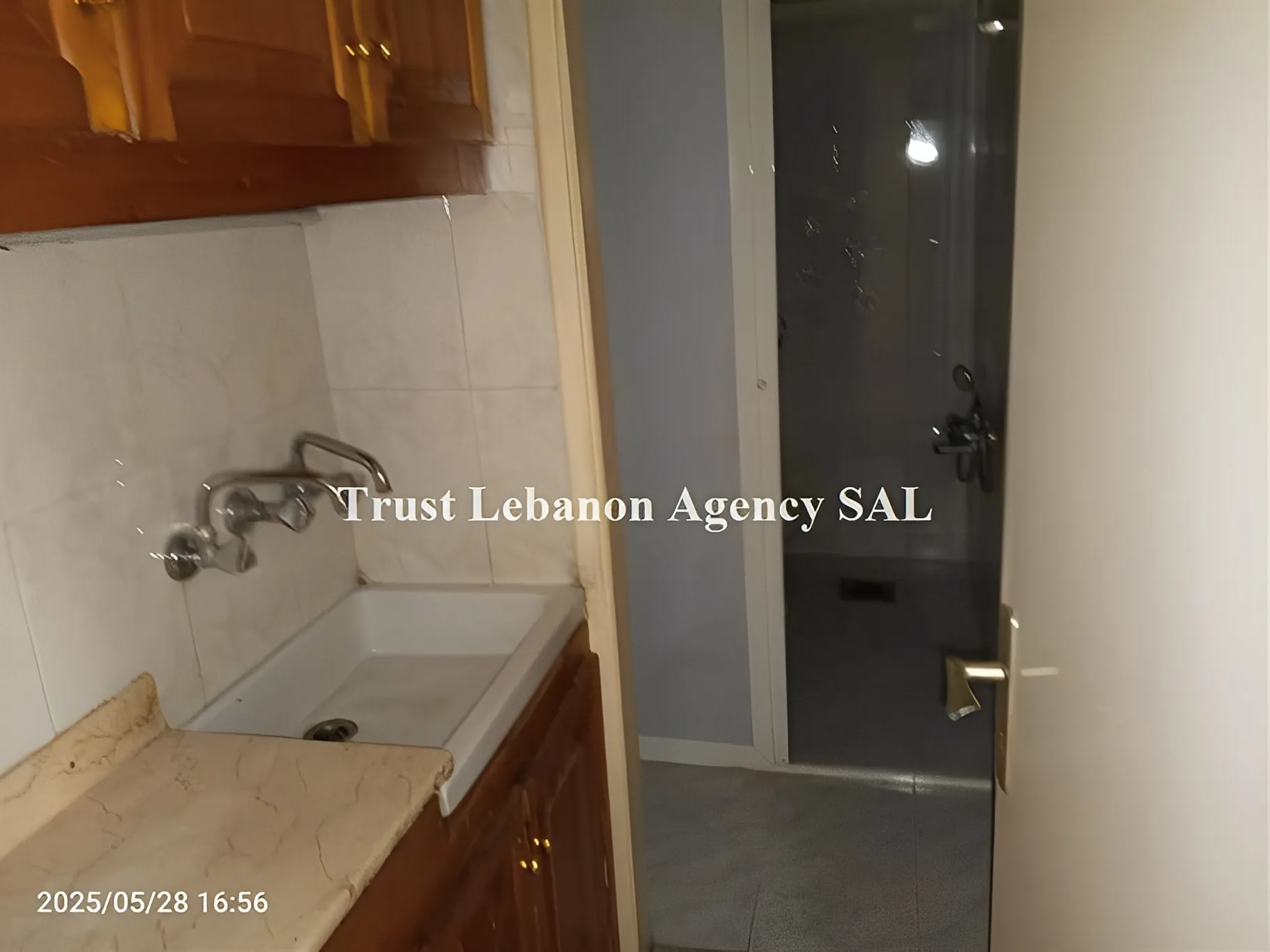 Office for rent in Metn, Nahr El Mott