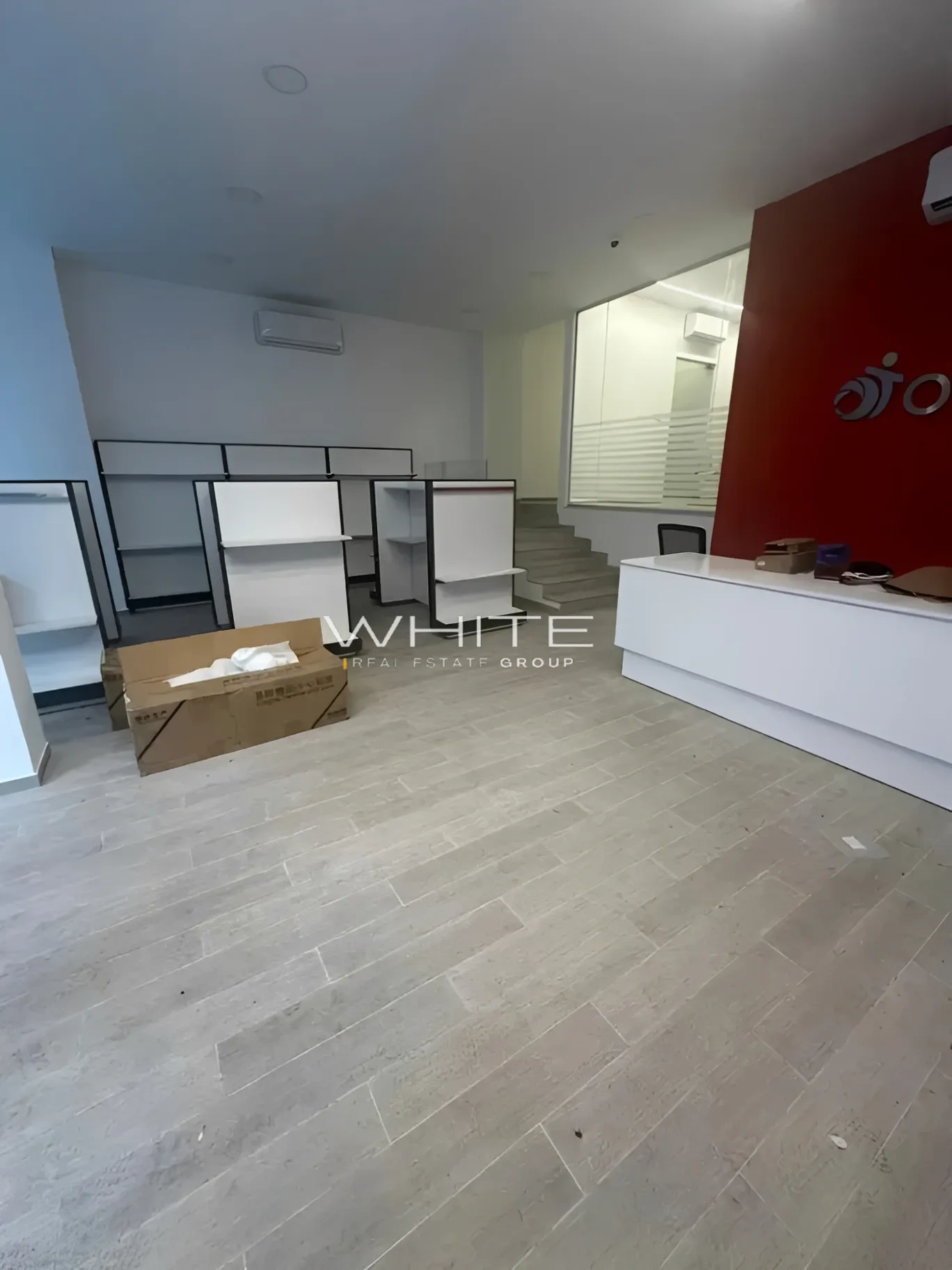 Showroom for rent in Verdun