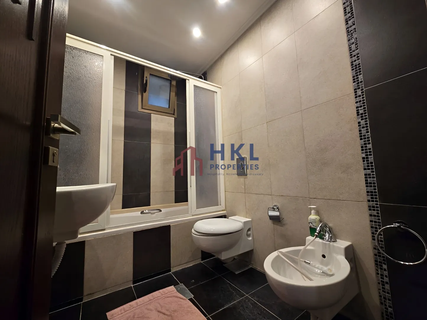 Apartment for rent in Manara, Beirut, Lebanon - 4 bed, 4 bath