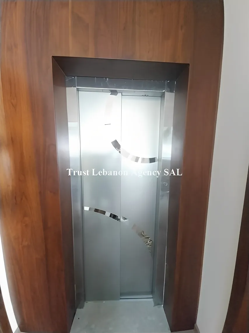 Villa for Sale in Baabda, Araya