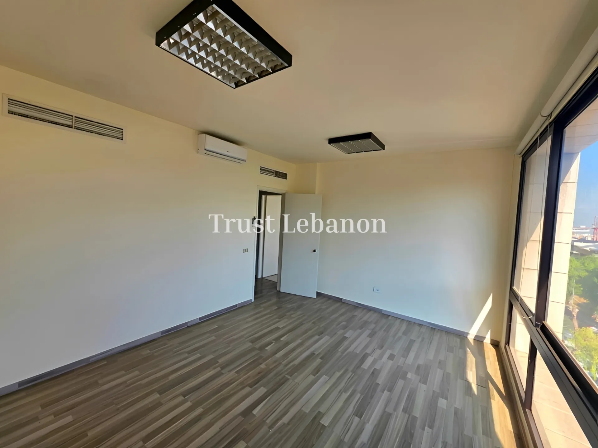 Office for rent in Hazmieh