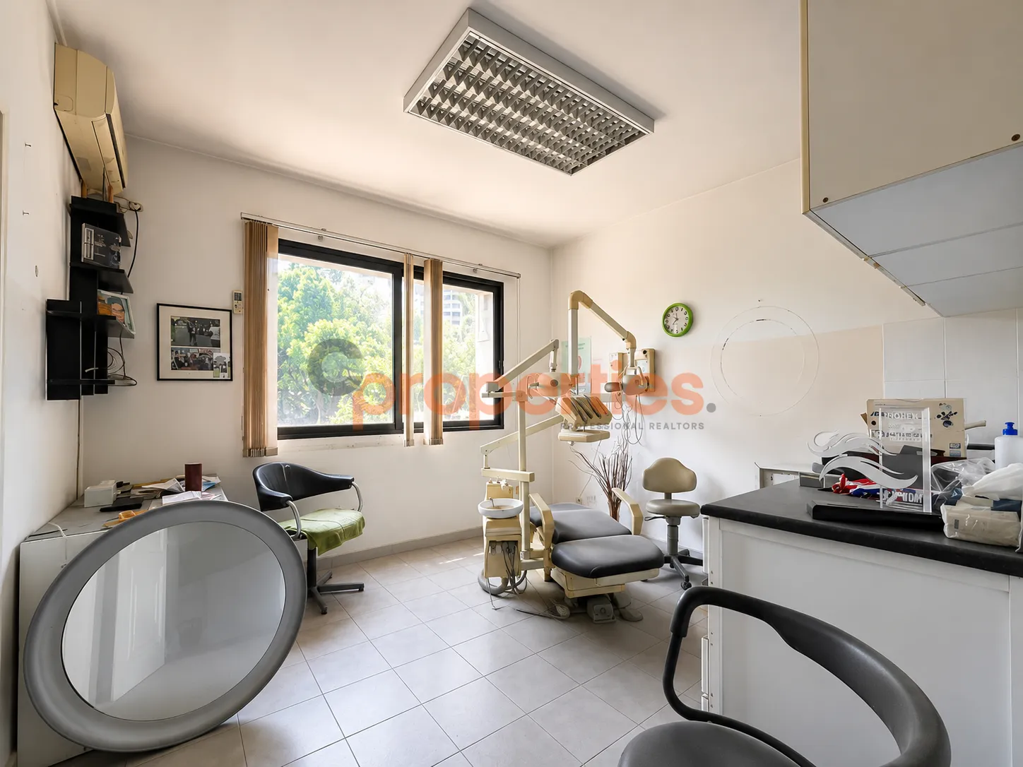 Office for Sale in Ain Al Mraiseh