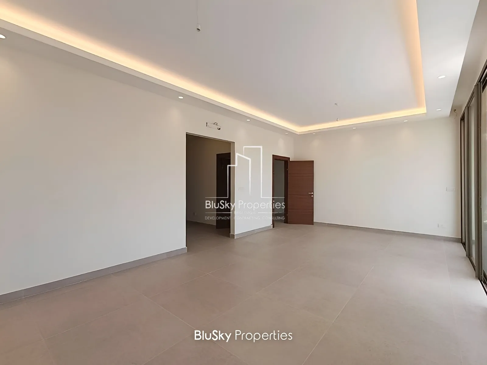 Apartment for Sale in Blat - 3 bed, 3 bath