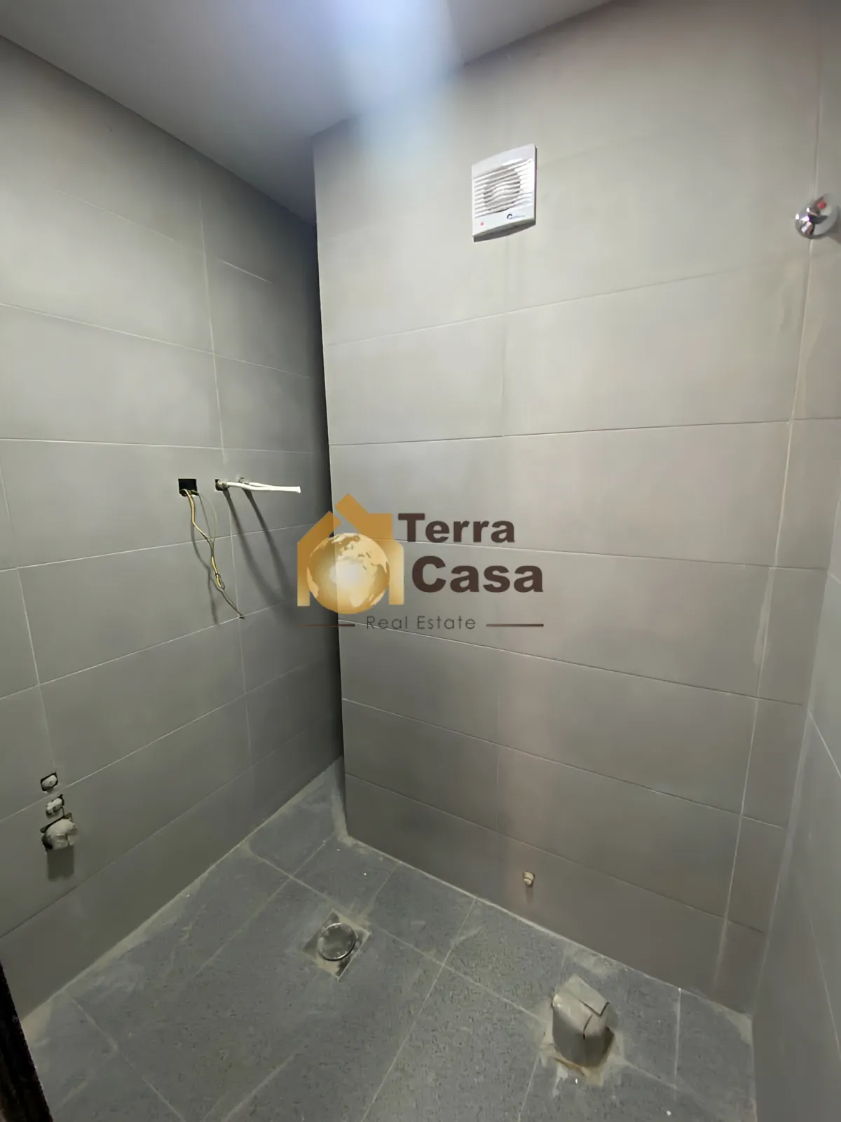 Office for Rent in Haouch el Omara