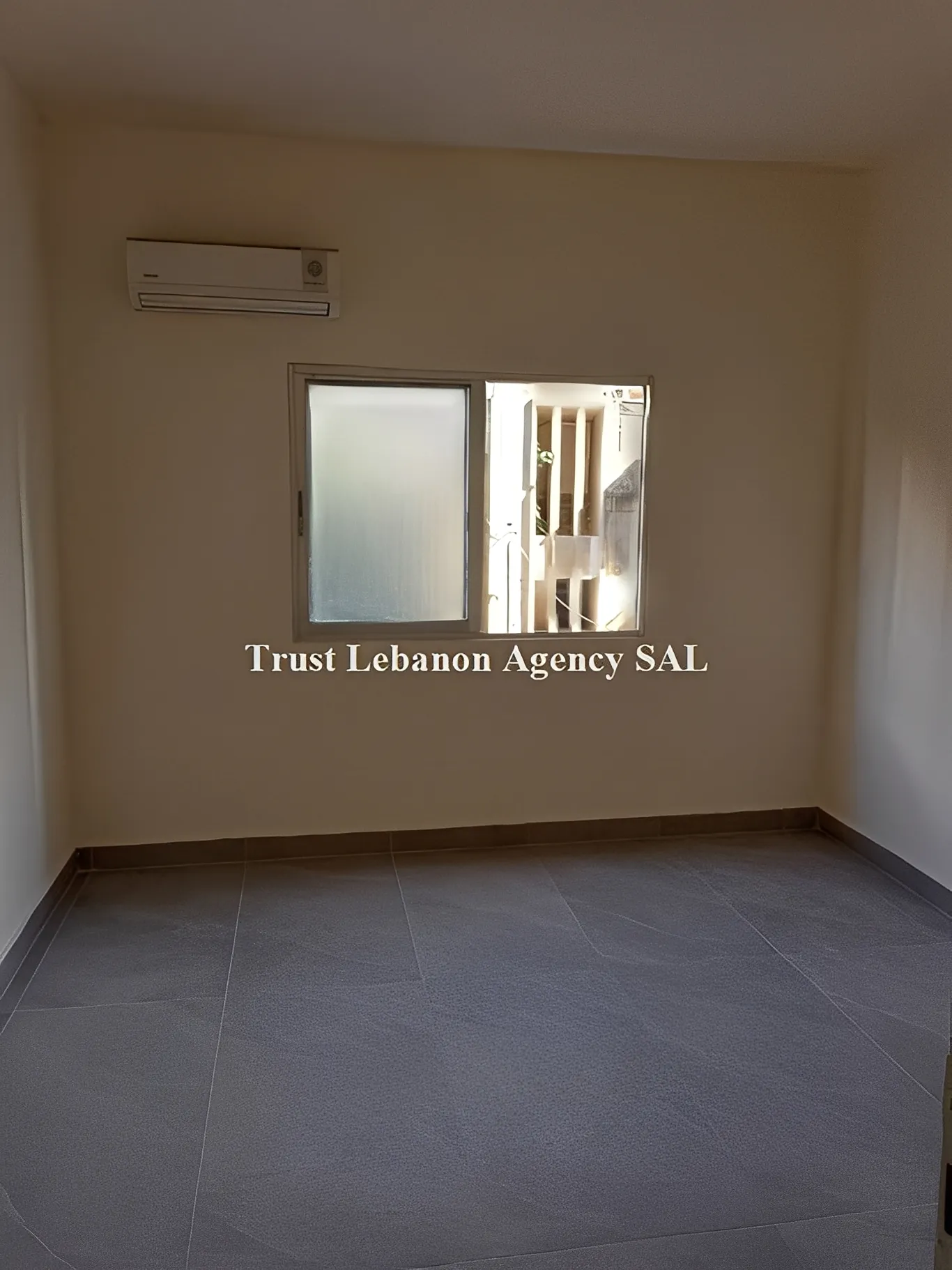 Office for rent in Achrafieh