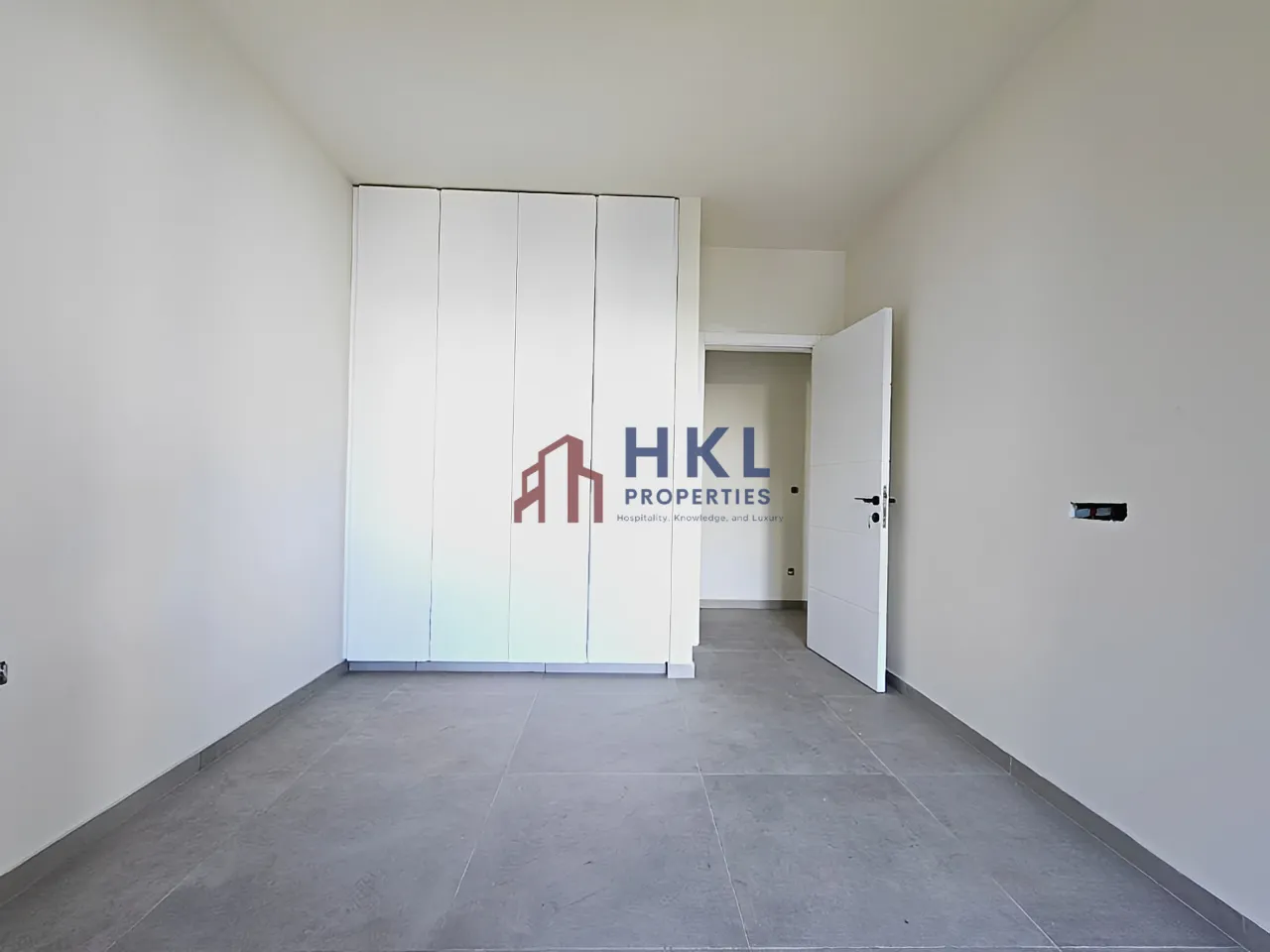 Apartment for rent in Achrafieh, Beirut, Lebanon - 3 bed, 4 bath
