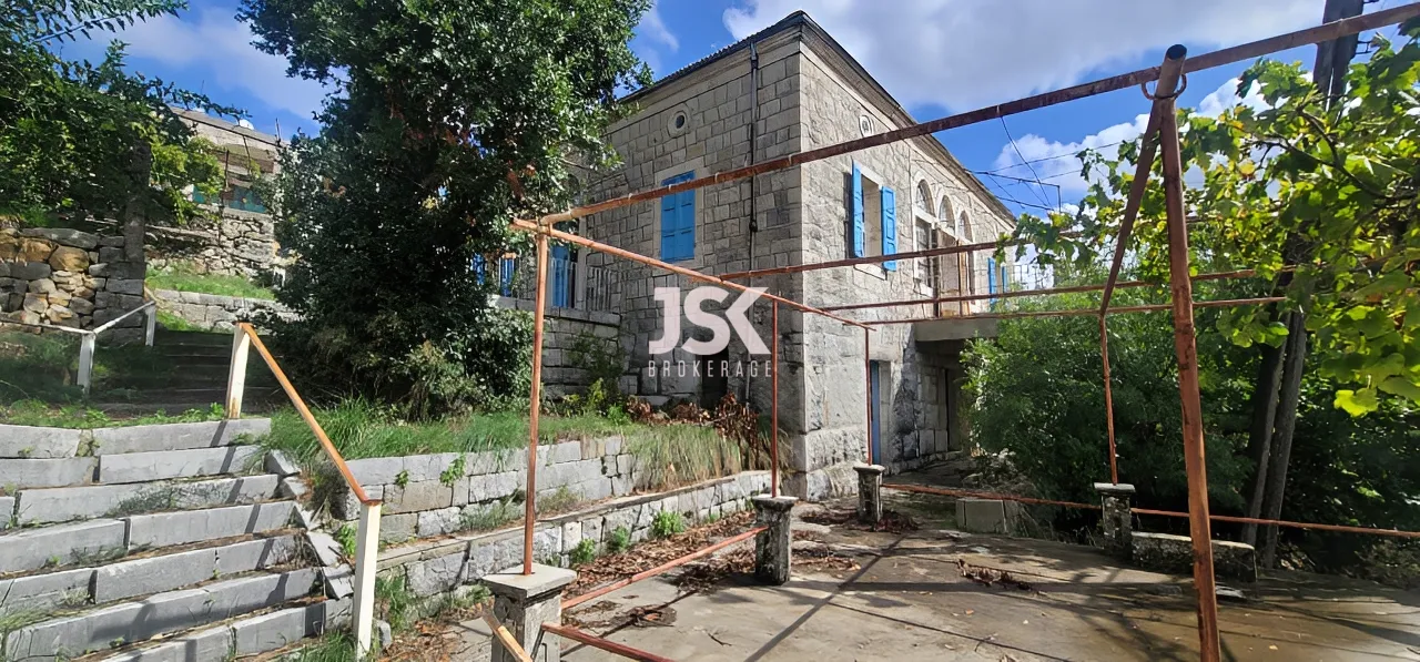 Villa for Sale in Ghbaleh