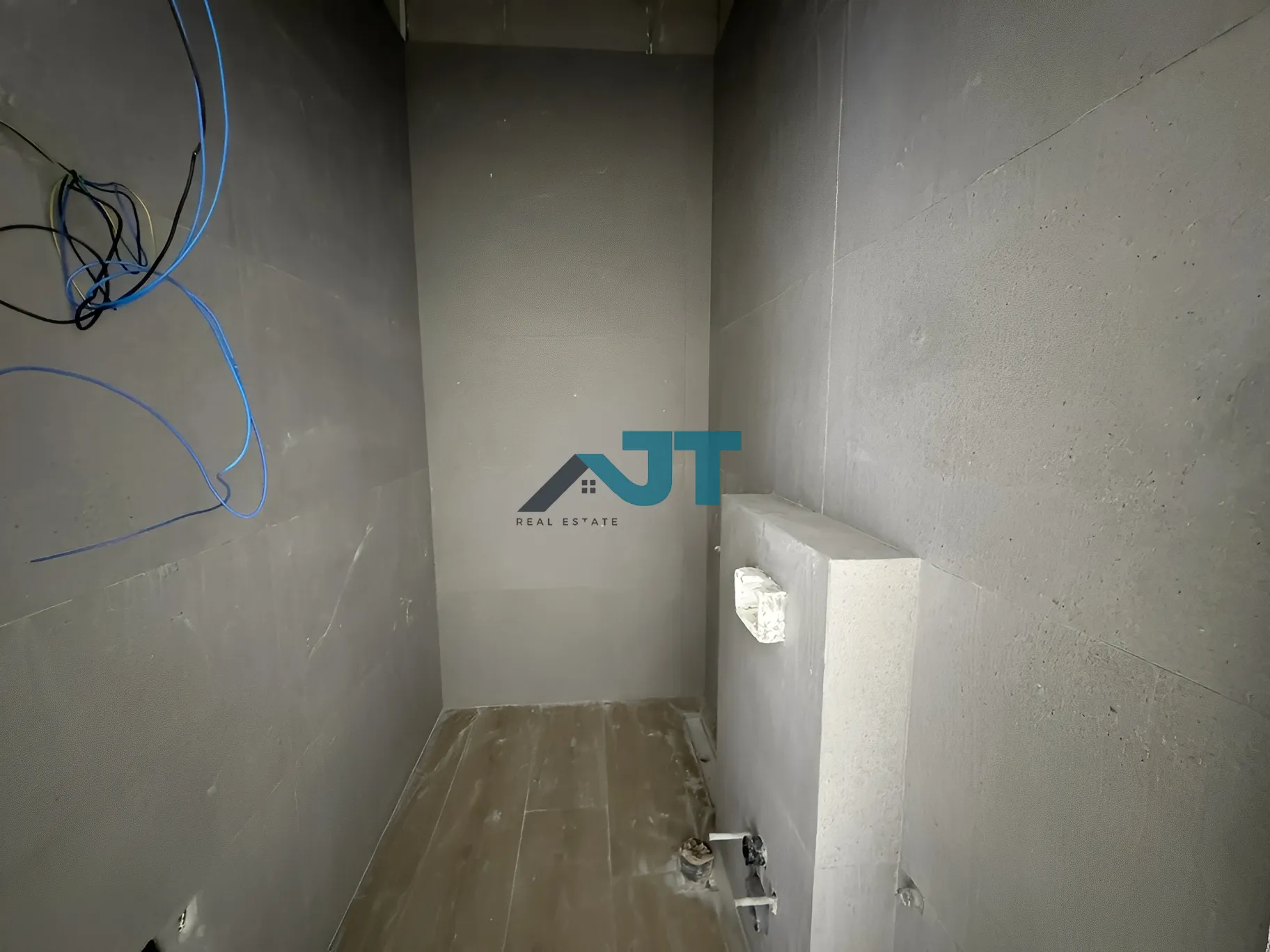 Apartment for Rent in Ain Aar, Lebanon - 2 bed, 3 bath