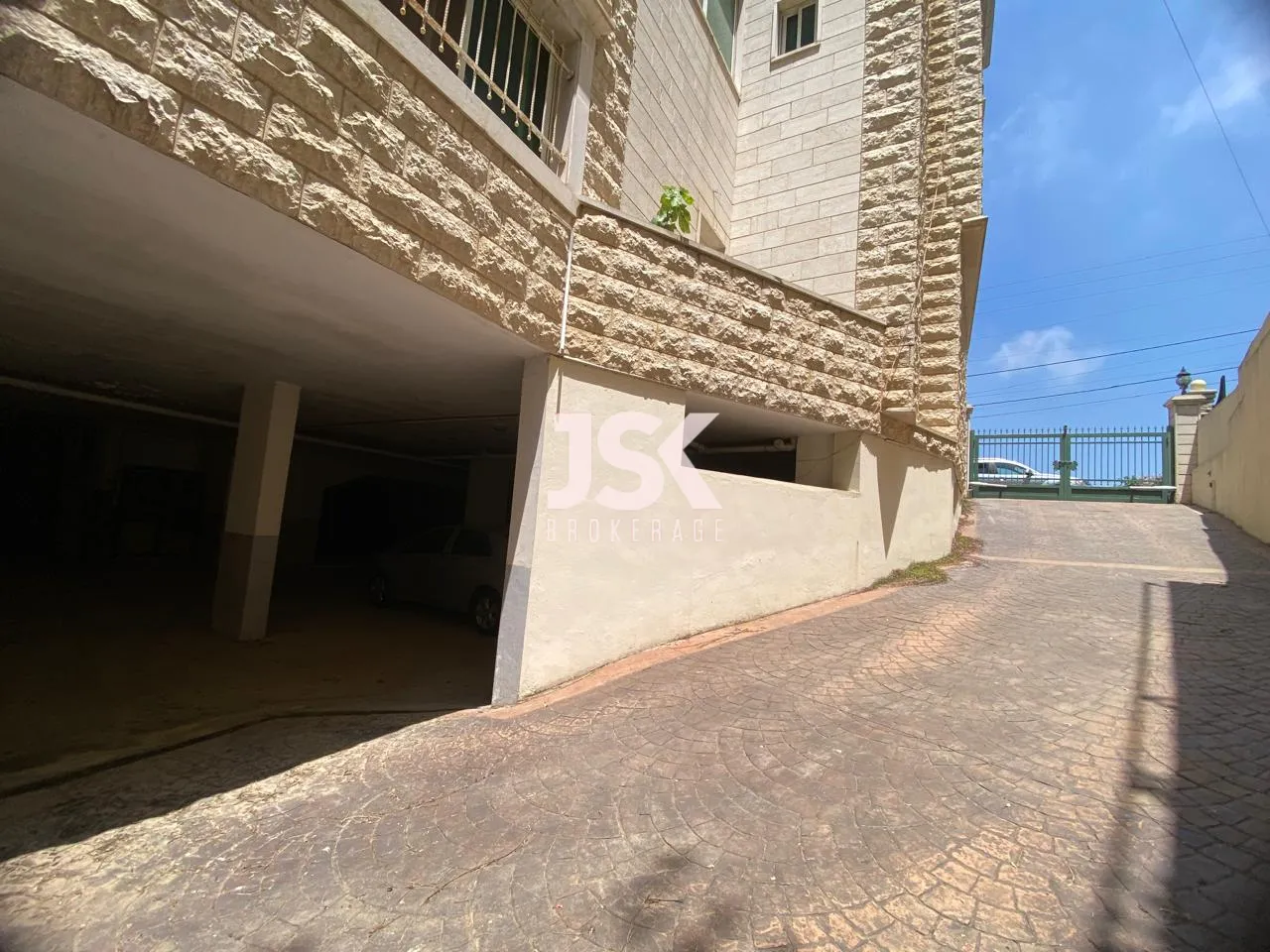 Apartment for Sale in Aley