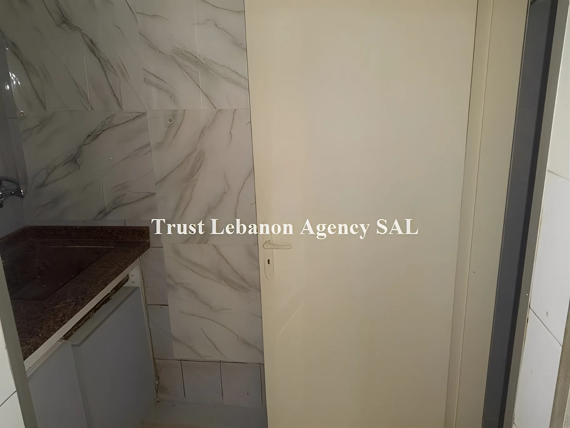 Shop for sale in Metn, Jisr El Bacha
