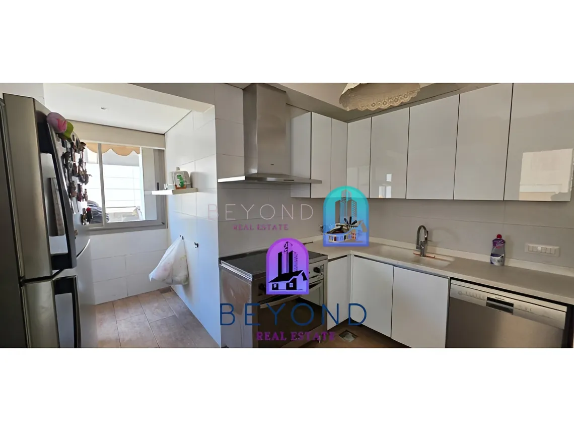 Apartment for rent in Sakiet El Janzeer, Bayrut, Lebanon - 3 bed, 4 bath