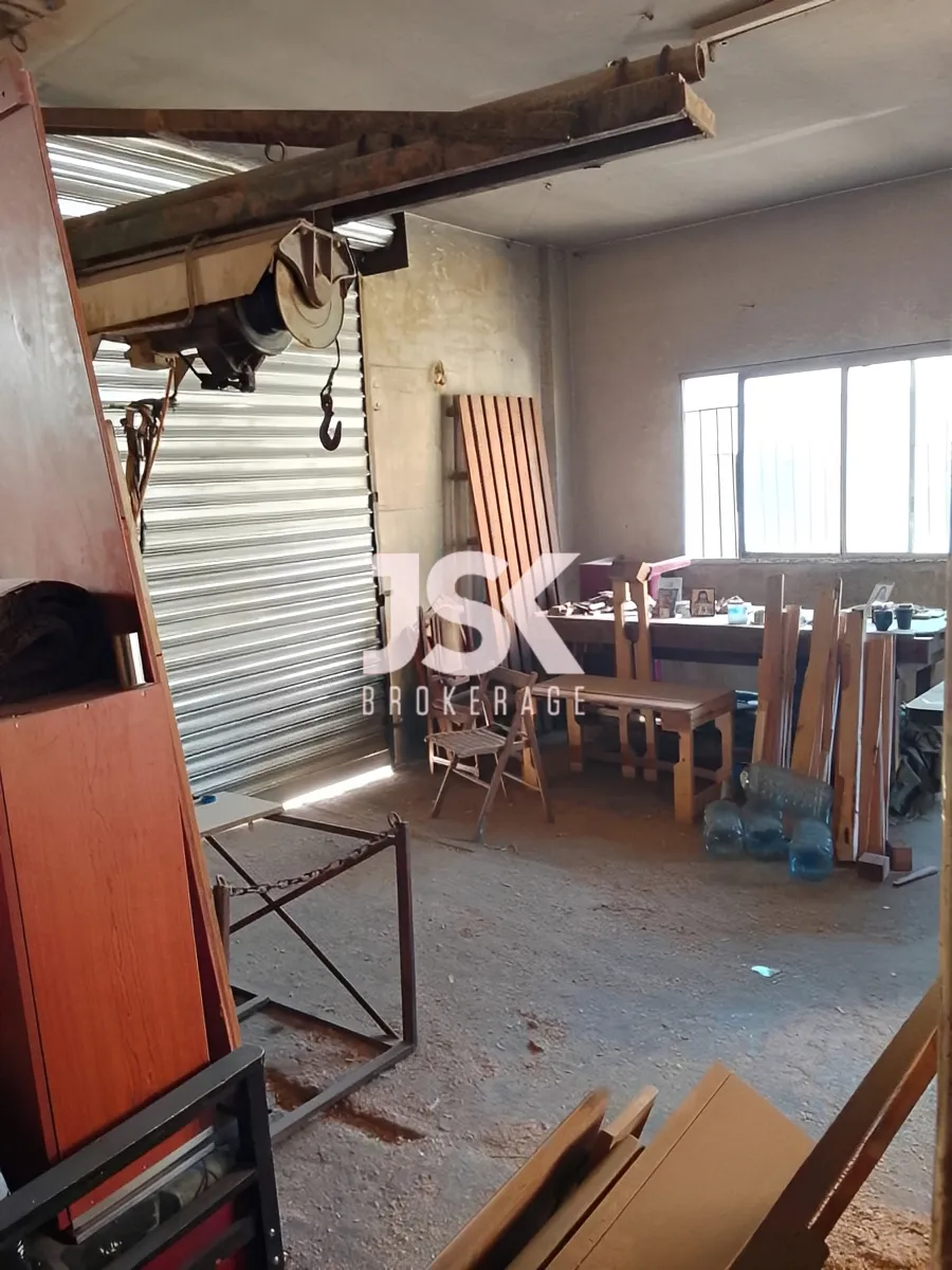 Warehouse for sale in Sad El Baouchriye, Lebanon