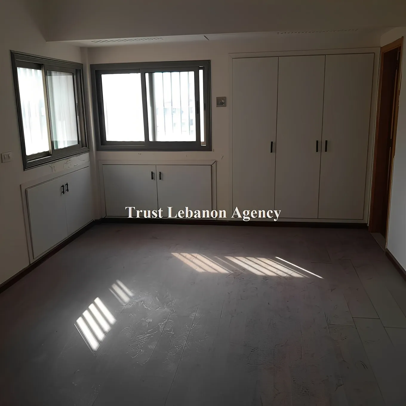 Apartment for Sale in Ramlet El Bayda Beirut