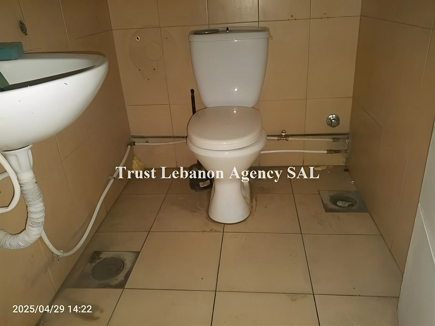 Shop for rent in Baabda, Hazmieh